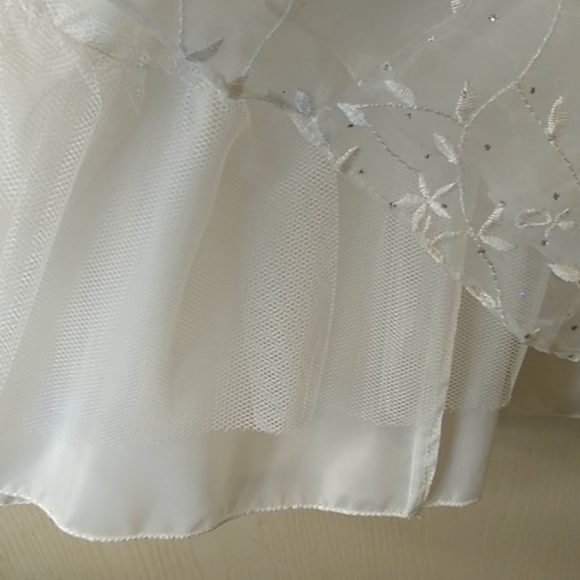 Flower Girl White Formal Dress WEDDING Size 4 - Picture 7 of 8